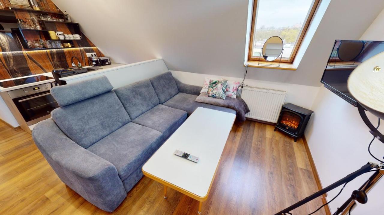 Apartman Atelier Vary V Nove Zrekonstruovanem Dome Karlovy Vary Luaran gambar