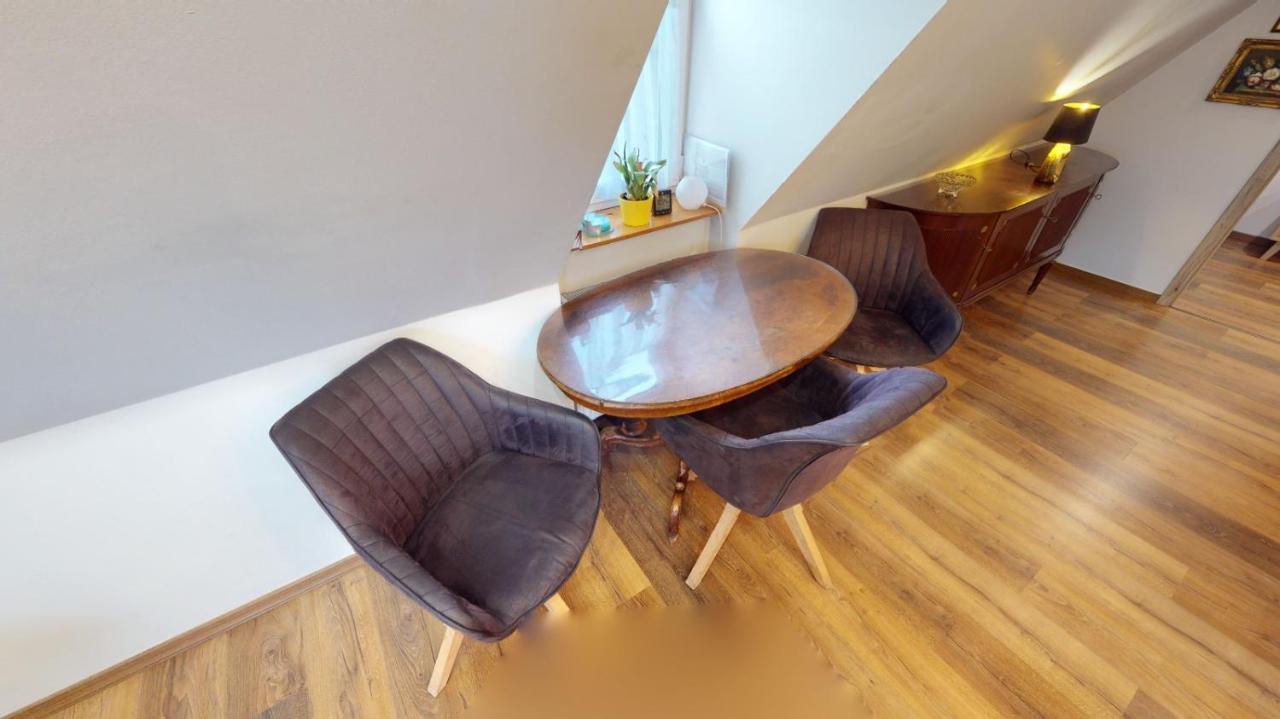 Apartman Atelier Vary V Nove Zrekonstruovanem Dome Karlovy Vary Luaran gambar